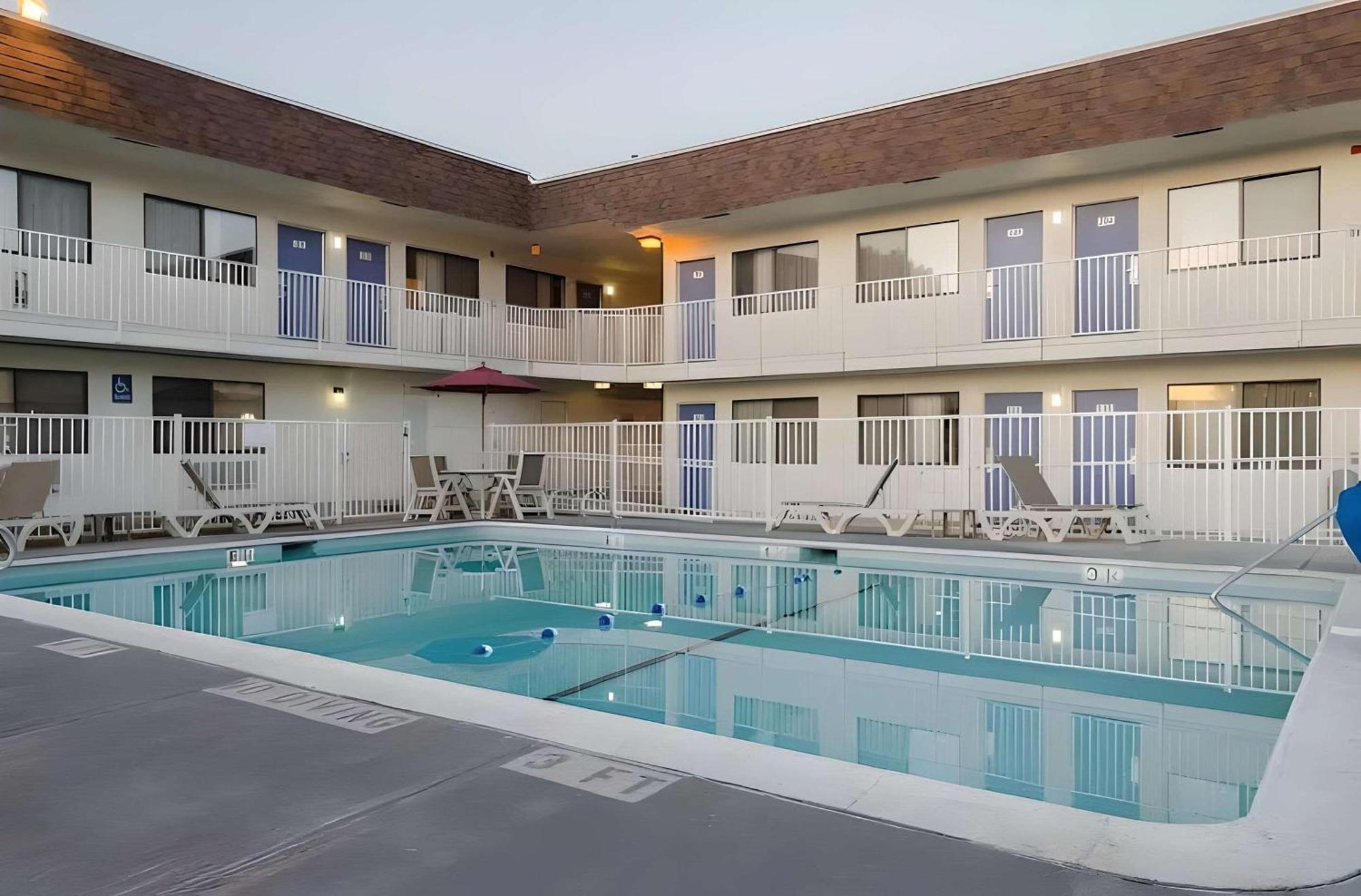 Park Inn By Radisson, Turlock Exteriér fotografie