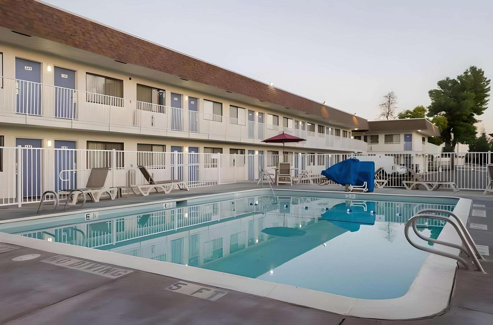 Park Inn By Radisson, Turlock Exteriér fotografie