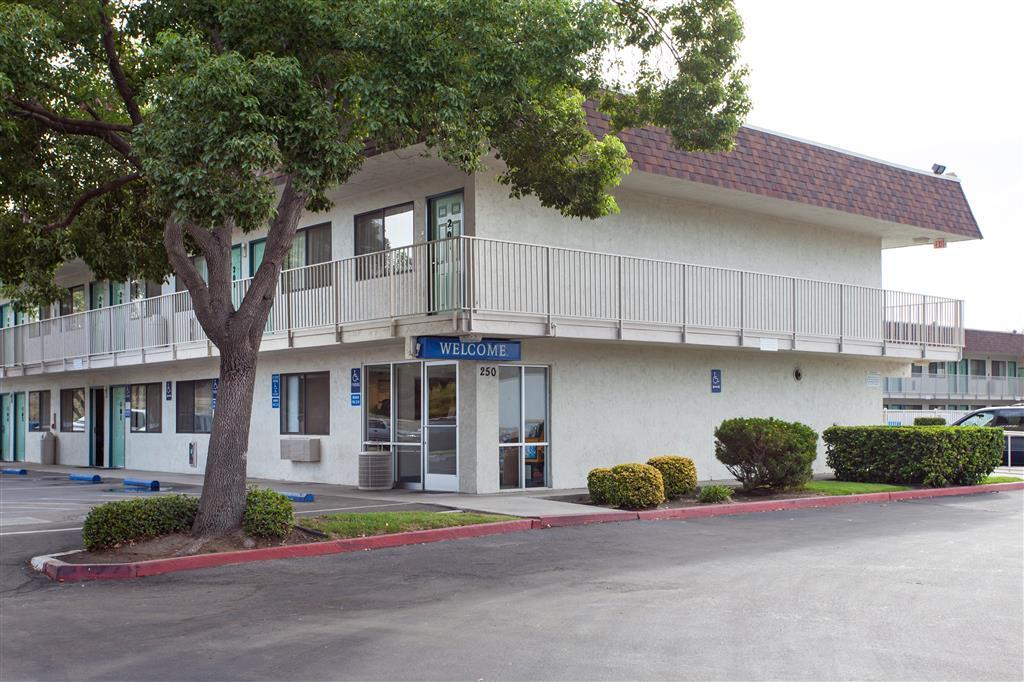 Park Inn By Radisson, Turlock Exteriér fotografie